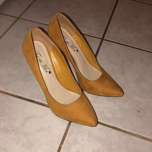 Mustard Pointed toe Heels